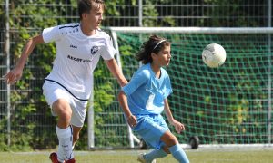 Starke U-16 der SG Rot-Weiß Frankfurt gewinnt Saisonauftakt gegen Makkabi