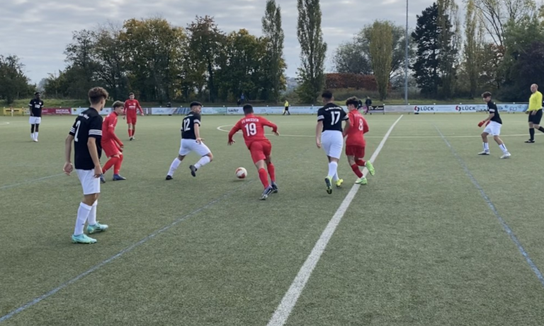 Die U17 siegt in Gießen in der letzten Spielminute: FC Gießen – Rot-Weiss Frankfurt 1:2 (1:0)